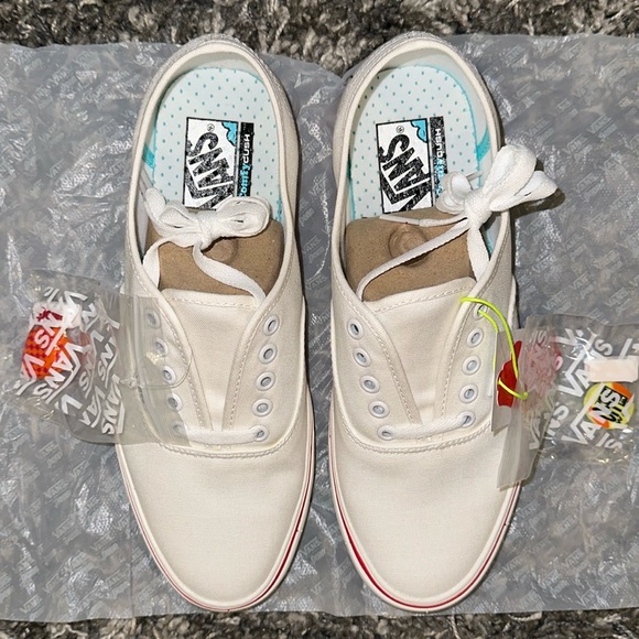 New VANS Comfycush Authentic PENN Tennis shoes in Blanc De Blanc / Red - Picture 7 of 16